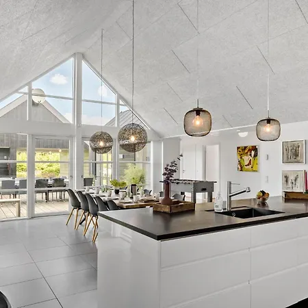 Feriehus Stunning In With Sauna *