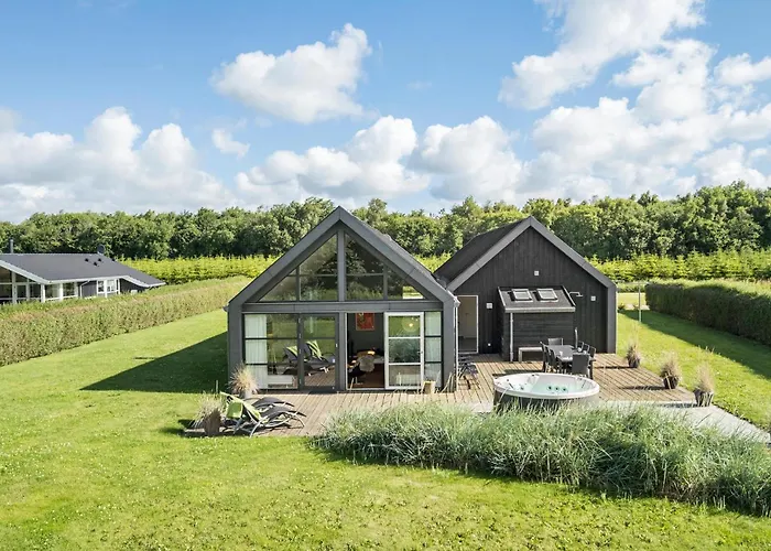 Stunning In With Sauna Casa de Férias Hadsund